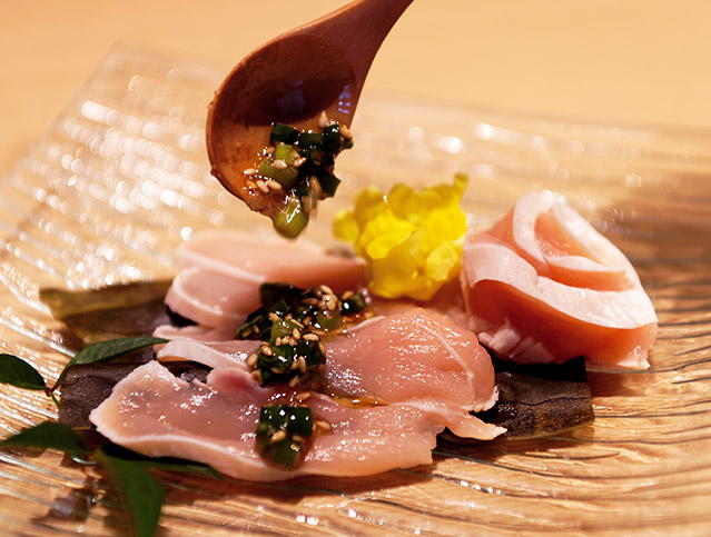 天草大王の鶏刺し盛り合わせ